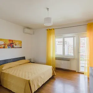https://cinecitt-incantevole-e-moderno-221-ac-wifi.it-romehotels.com
